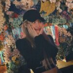 Chungha Instagram - "The happiest place in the world" Disney Land 🏰❤ #Thankyou JADEN 😆 @jdnbc #청하 #CHUNGHA #Disneyland