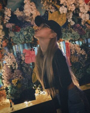 Chungha Instagram - "The happiest place in the world"
Disney Land 🏰❤
#Thankyou JADEN 😆 
@jdnbc

#청하 #CHUNGHA
#Disneyland