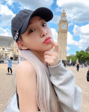 Chungha Instagram - CHUNG HA in London 🇬🇧😍💚
#1

#청하 #CHUNGHA
