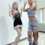 Chungha Instagram - CHUNG HA 청하X효린 선배님 이 조합 누가 #노땡스 래! 완전 땡스!!#SparklingChallenge ✨YouTubeShorts🎉 갬덩🫶🏻🫶🏻 #청하 #CHUNGHA #BareRare #Sparkling #nothanks #nothankschallenge #효린 #BareRare #CHUNGHA_Sparkling @xhyolynx