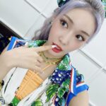 Chungha Instagram – [📸] 220722 #뮤직뱅크

💚🍇🌿💙💜
✨Sparkling✨

#청하 #CHUNGHA
#BareRare #Sparkling
#CHUNGHA_BareRare
#CHUNGHA_Sparkling