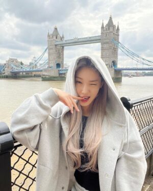 Chungha Instagram - CHUNG HA in London 🇬🇧😍💚
#3

#청하 #CHUNGHA