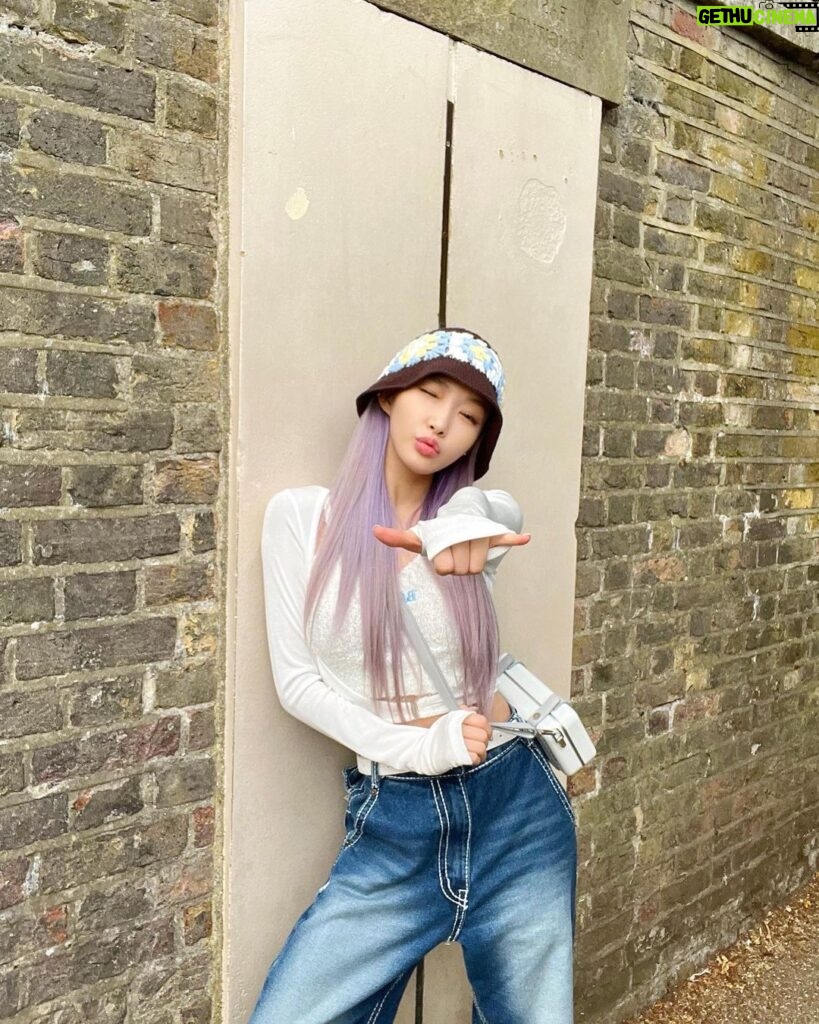 Chungha Instagram - CHUNG HA in London 🇬🇧😍💚 #2 #청하 #CHUNGHA