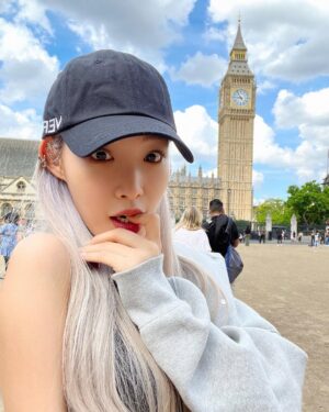Chungha Instagram - CHUNG HA in London 🇬🇧😍💚
#1

#청하 #CHUNGHA