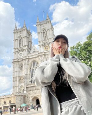 Chungha Instagram - CHUNG HA in London 🇬🇧😍💚
#1

#청하 #CHUNGHA