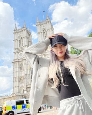 Chungha Instagram - CHUNG HA in London 🇬🇧😍💚
#1

#청하 #CHUNGHA