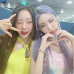 Chungha Instagram - [📸] #BareRare #Sparkling 뎡이🤍 너랑 또 함께 활동해서 외롭지 않았어 항상 언니 같은 동생이어줘서 고마워 사랑해🫶🏻 @uyj__0803 @wjsn_cosmic #청하 #CHUNGHA #우주소녀 #연정