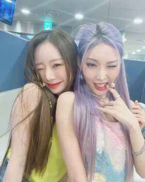 Chungha Instagram - [📸] #BareRare #Sparkling

뎡이🤍 너랑 또 함께 활동해서 외롭지 않았어
항상 언니 같은 동생이어줘서 고마워 사랑해🫶🏻

@uyj__0803
@wjsn_cosmic

#청하 #CHUNGHA
#우주소녀 #연정