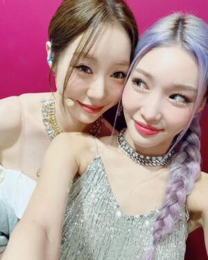 Chungha Instagram - [📸] #BareRare #Sparkling

뎡이🤍 너랑 또 함께 활동해서 외롭지 않았어
항상 언니 같은 동생이어줘서 고마워 사랑해🫶🏻

@uyj__0803
@wjsn_cosmic

#청하 #CHUNGHA
#우주소녀 #연정