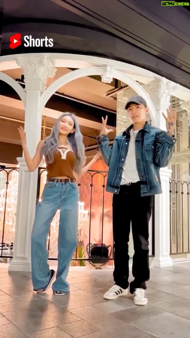 Chungha - 169.3K Likes - 청하 X Jay Park #SparklingChallenge 💖
이보다 HIP 할 수 없다!
오직 #YouTubeShorts 에서만!
@chungha_official, @moresojuplease