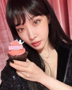 Chungha Instagram - Had so much fun thank you jestina💖 @j.estina_official @j.estinabag_official #광고 #제이에스티나 #JESTINA #JZBAR #청하 #CHUNGHA