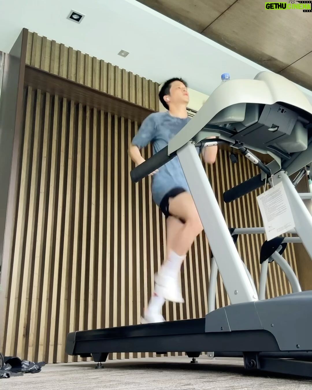 Chutavuth Pattarakampol Instagram - รีด รีด รีด 😅💪🏻