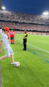 Chutavuth Pattarakampol Instagram - My dreams come true 💭⚽️ Thank you to @laliga and @valenciacf 🦇 Mestalla Stadium