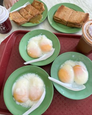 Chutavuth Pattarakampol Instagram - ปากบอกพอ แต่ล่อหมดจาน😋🦐🐓🥚🐷