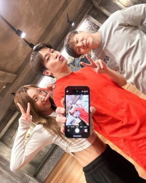 Chutavuth Pattarakampol Instagram - มาเรียนเต้นเพลง 'LALISA' กับ Choreographer Bini 🐰ที่ร่วมงานกับ BLACKPINK เรามันก็เต้นไม่เก่งแต่สู้ตายค้าบบ😊✌🏻
@seoul_hallyu 

#VisitSeoul #Hallyu