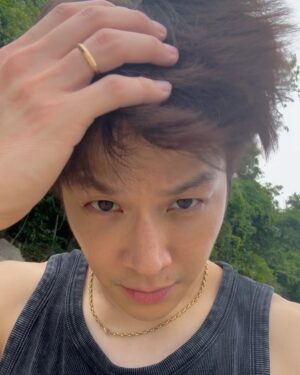 Chutavuth Pattarakampol Instagram - Charging in progress 🪫🔌🔋