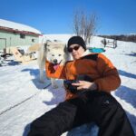 Chutavuth Pattarakampol Instagram – กอดแล้วอุ๊น อุ่นน 🥰😚 ムーンライトレディース＊ Moonlight Ladies Dog Sledding Team
