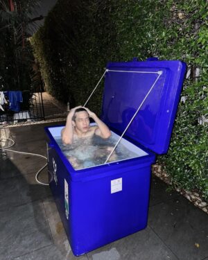 Chutavuth Pattarakampol Instagram - Ice bath recovery 🧊🥶 แบบเจี๊ยบๆ
Recommended by @great_rider10 💪🏻