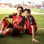 Chutavuth Pattarakampol Instagram – จากเด็กคนนึงที่เชียร์ผ่านจอ วันนี้ได้มาเตะทีมเดียวกัน⚽️
เขินทุกครั้งที่ส่งบอลให้ ใจสั่นทุกครั้งที่รับบอลจากพี่
ลูกที่พี่ตะบันไซส์ก้อยใส่บาซ่ายังอยู่ในใจผมเสมอ🤍❤️ @paulscholesaaa 

ส่วนพี่ @nickybutt92 บอกเลยฟิตมากครับ💪🏻

ขอบคุณ @influosofficial ด้วยนะครับที่จัดงาน Living Legends: The Red Devils และชวนผมไปร่วม 🙏🏻

ขอบคุณรูปสวยๆ จาก @oad.anon 📸

#LivingLegendsTH #LivingLegends #INFLUOS 
#PaulScholes #NickyButt #ManchesterUnited #MUFC