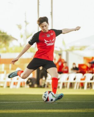Chutavuth Pattarakampol Instagram - จากเด็กคนนึงที่เชียร์ผ่านจอ วันนี้ได้มาเตะทีมเดียวกัน⚽️
เขินทุกครั้งที่ส่งบอลให้ ใจสั่นทุกครั้งที่รับบอลจากพี่
ลูกที่พี่ตะบันไซส์ก้อยใส่บาซ่ายังอยู่ในใจผมเสมอ🤍❤️ @paulscholesaaa 

ส่วนพี่ @nickybutt92 บอกเลยฟิตมากครับ💪🏻

ขอบคุณ @influosofficial ด้วยนะครับที่จัดงาน Living Legends: The Red Devils และชวนผมไปร่วม 🙏🏻

ขอบคุณรูปสวยๆ จาก @oad.anon 📸

#LivingLegendsTH #LivingLegends #INFLUOS 
#PaulScholes #NickyButt #ManchesterUnited #MUFC