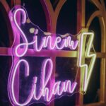 Cihan Şimşek Instagram – Masal gibi bir günden küçük bir kesit 🤍 #sinemcihanwedding 🍸 not: Devamı gelecek 🌹

@muhammetkayku 🙏
@kadirates1 🙏
@hakanozart 🙏
@elifceorganizasyon 🙏