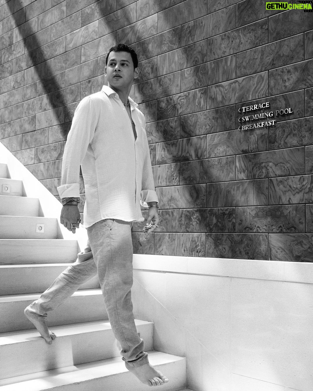 Cihan Şimşek Instagram - @retouchmagist 🌹 Genel Yayın Yönetmeni @haleceylanbarlas Röportaj @akguleser Fotoğraflar @dorukugurluer Video @yusaebrar Styling @seebe.istanbul / @begumpalabiyik Saç ve Makyaj @sametkilci Fotoğrafçı asistanı @ozmosanli Styling asistanı @sanarangrazz Mekan @parkhyattistanbul