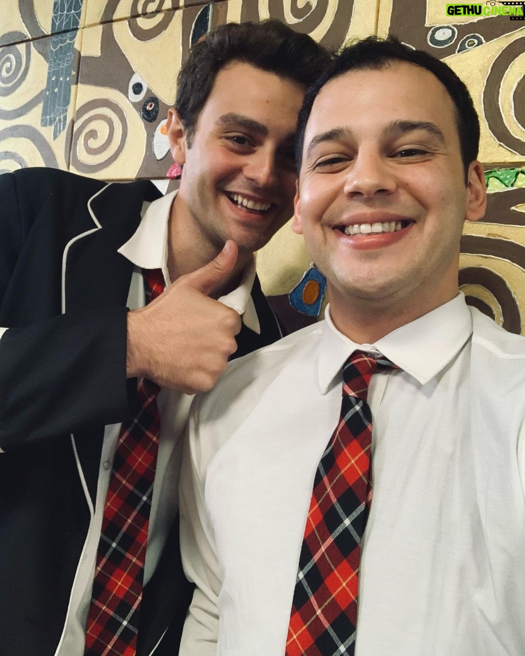 Cihan Şimşek - 244.9K Likes - Diğer sezon görüşmek üzere 🌹#oğulcaneren 2 ay enerjinden beni uzak tut (: