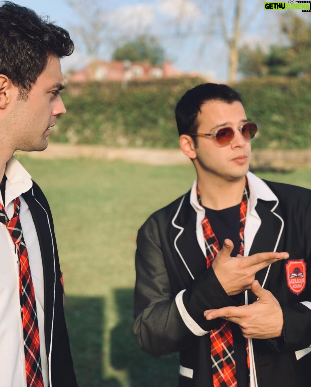 Cihan Şimşek - 252.2K Likes - Yönetmenliğimden memnun kalmışsınızdır umarım 🎬 KESTİK.
