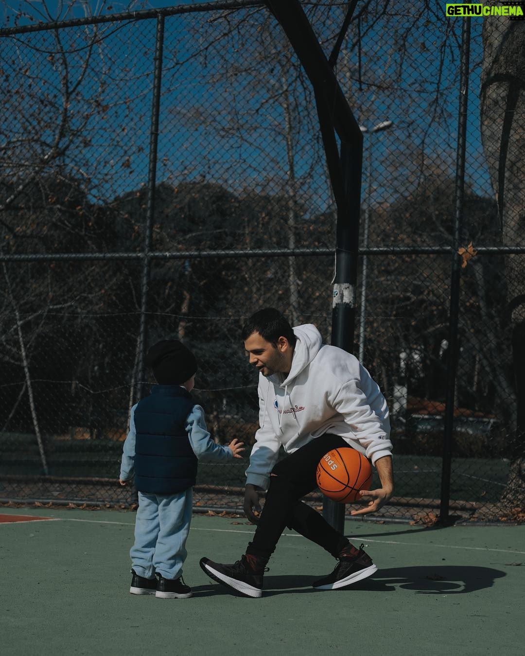 Cihan Şimşek Instagram - Geçen yine kankimle basket oynuyorum 🤙