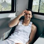 Cihan Şimşek Instagram - Esquire’in “Five Fits With” serisine Cihan Şimşek ile devam ediyoruz. Onun için giyinmek, bir maceradan farksız. İşine gösterdiği özeni kıyafet seçimlerine de yansıtan Cihan’ın öne çıkan 5 stilini inceliyoruz. #FivefitswithEsquire #MensFashion #MensWear #EsquireGuide