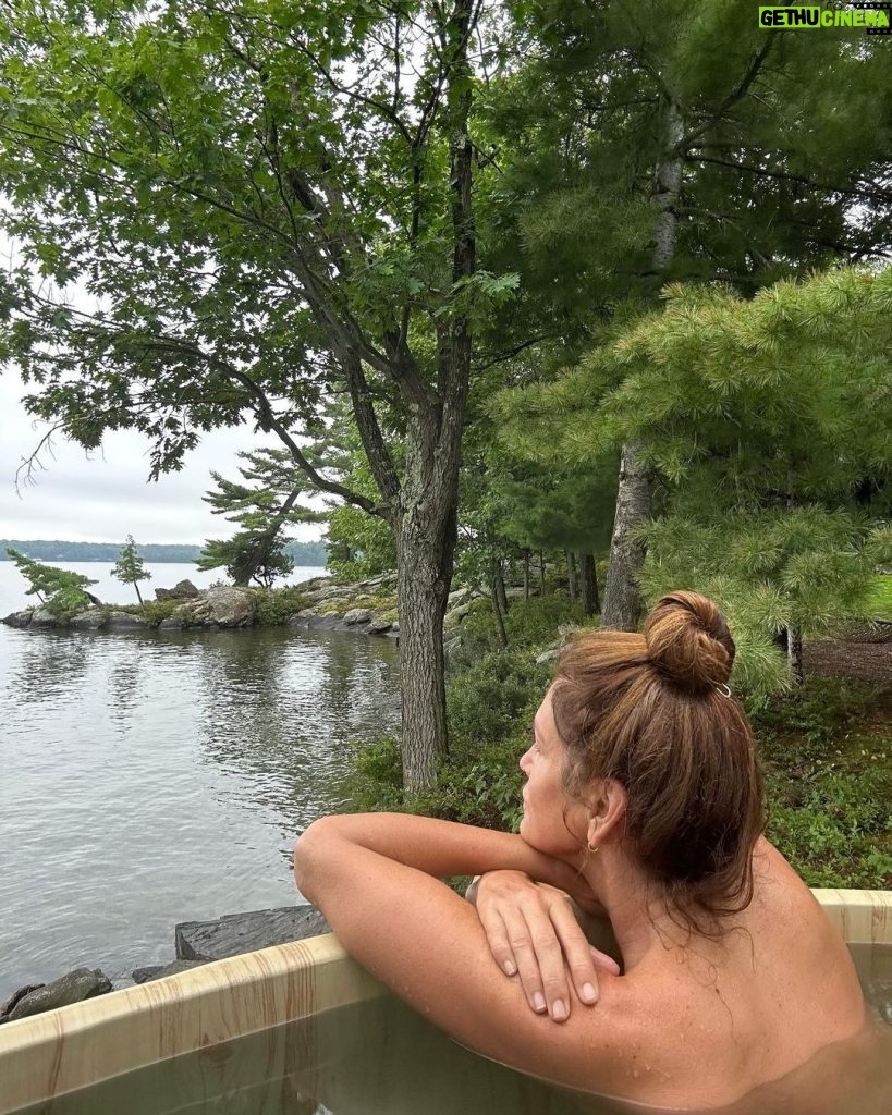 Cindy Crawford Instagram - Lake life 🛶