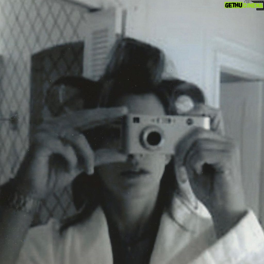 Cindy Crawford Instagram - Y2K selfies.