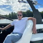 Cindy Crawford Instagram – Wrapping up another summer at the lake 🛶