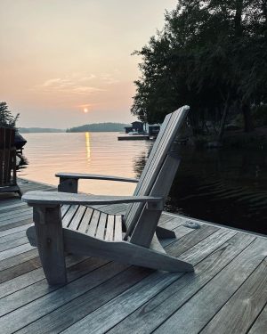 Cindy Crawford Instagram - Wrapping up another summer at the lake 🛶
