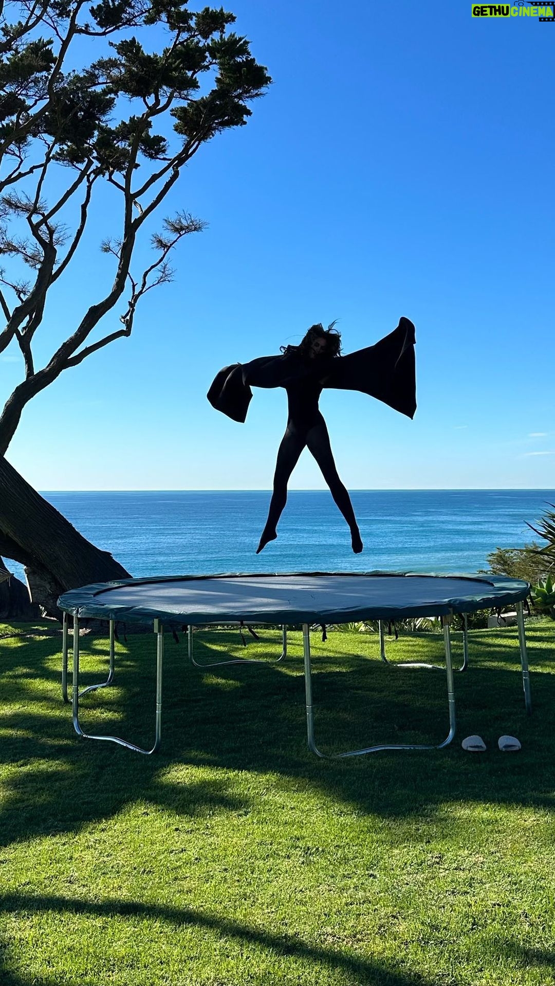 Cindy Crawford Instagram - Shooting at home yesterday 🎬 All of those trampoline workouts came in handy for this one!