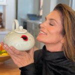 Cindy Crawford Instagram – Cutest gift! 💋•