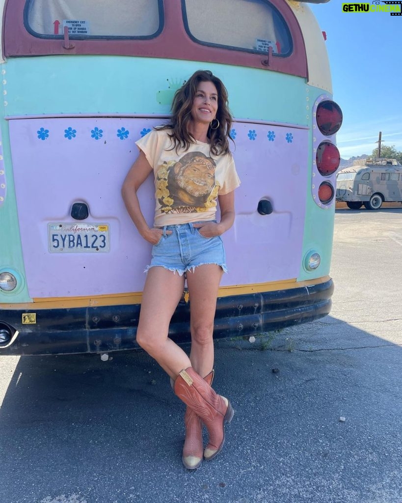Cindy Crawford Instagram - There’s not many photographers that I would agree to a 5am call time for, but @davidyarrow is one of them. I love working with David — not only is he fun and energetic but he gets me outside and in character and creates great narratives so I have fun playing dress up. Yesterday we spent a day in the desert 🌵— watching the sunrise in Joshua Tree and ending the day on the iconic Route 66. Thanks to the whole team for making it a great day — especially @peter.savic, @francescatolot, @allowitzstyles and @jennijacobs. Can’t wait to share the final images. And what makes it even more meaningful is that the sale of these images raises money for The American Family Children’s Hospital in Madison, Wisconsin where my brother was treated for leukemia. Can’t think of a better way to honor him 🙏