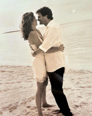 Cindy Crawford Instagram - 25 years ago today, Rande and I got married at the Ocean Club in the Bahamas. It was a picture perfect wedding all captured by @arthurelgort. We spent a beautiful weekend surrounded by family and friends celebrating our love for each other. I would do it all over again in a second. 

I want to congratulate “us” on making it 25 years. We have been blessed in so many ways, especially our two children @presleygerber and @kaiagerber. I also want to acknowledge that even with all the blessings, life is full of ups and downs and challenges. I’m proud of how we have navigated life together — looking to each other for strength and comfort. You have been my best friend and rock and I can’t imagine a life without you. 

Happy Anniversary @randegerber! 🤍