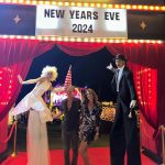Cindy Crawford Instagram – Ready for you, 2024! 🥂✨