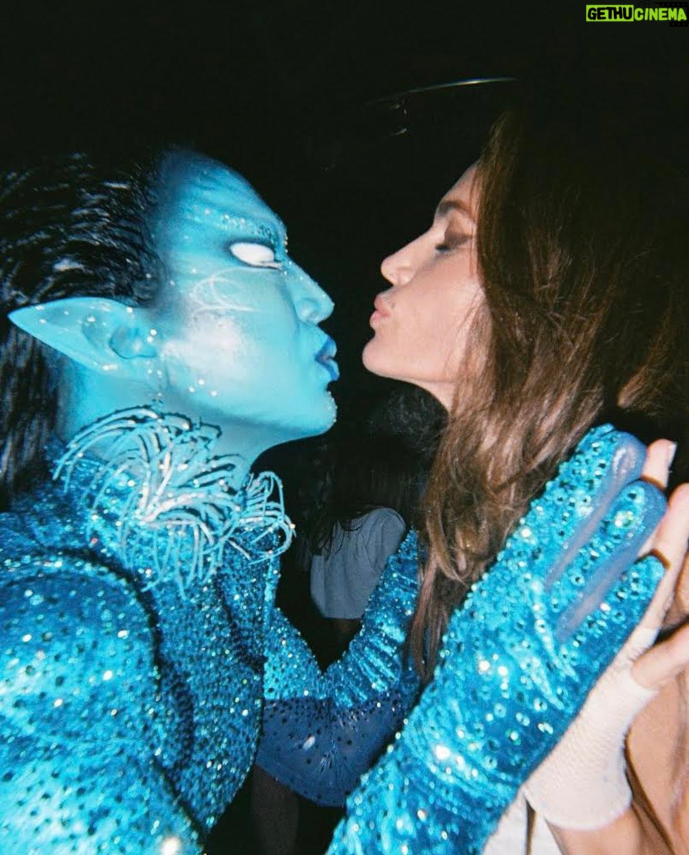 Cindy Crawford Instagram - Happy @Avatar Day ✨🌊 Can't wait to see Way of the Water!