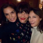 Cindy Crawford Instagram - Love The Big Apple anytime but especially leading up to the holidays - with all the lights and decorations 🎄 And nothing gets me in the holiday spirit more than catching up with family and friends! ❤️ New York, New York