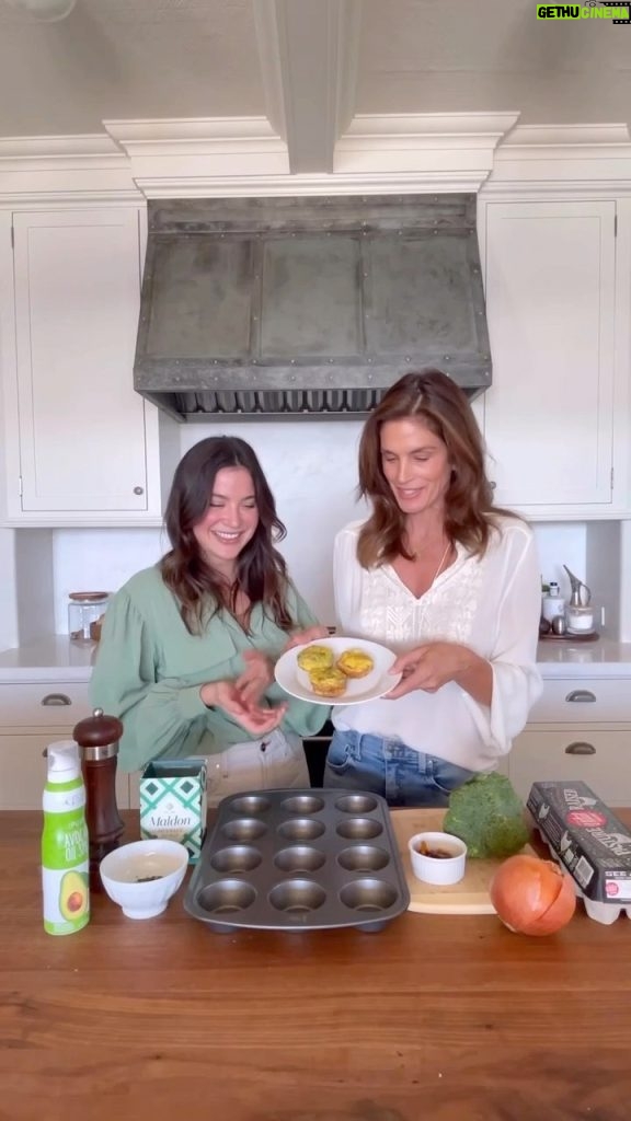 Cindy Crawford Instagram - Kitchen refresh (part 2!) with @shaunafaulisi — the perfect to-go snack, Egg Poppers 🍳🥦
