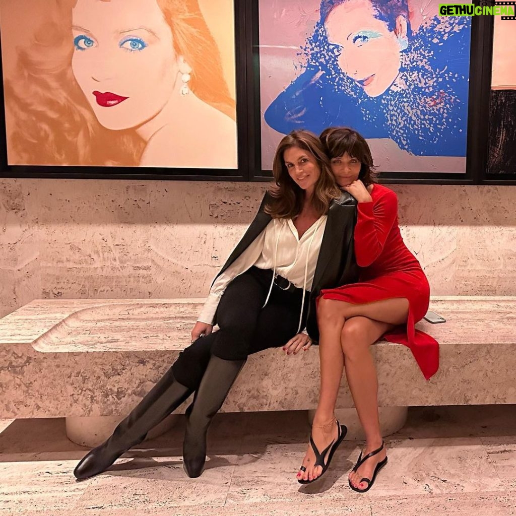 Cindy Crawford Instagram - In NYC with @helenachristensen and Andy Warhol❤️