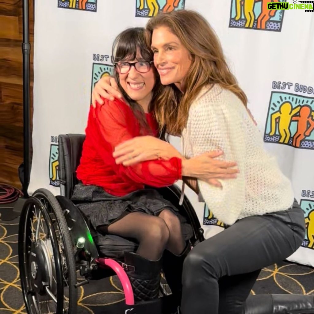 Cindy Crawford Instagram - It’s a family affair today with @bestbuddies. Proud that @presleygerber, @kaiagerber and @randegerber joined me… Great way to start the holidays ❤️