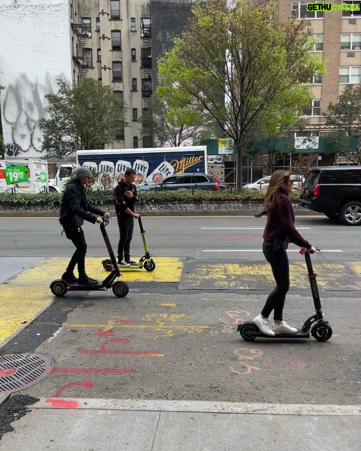Cindy Crawford Instagram - The family that scoots together…
