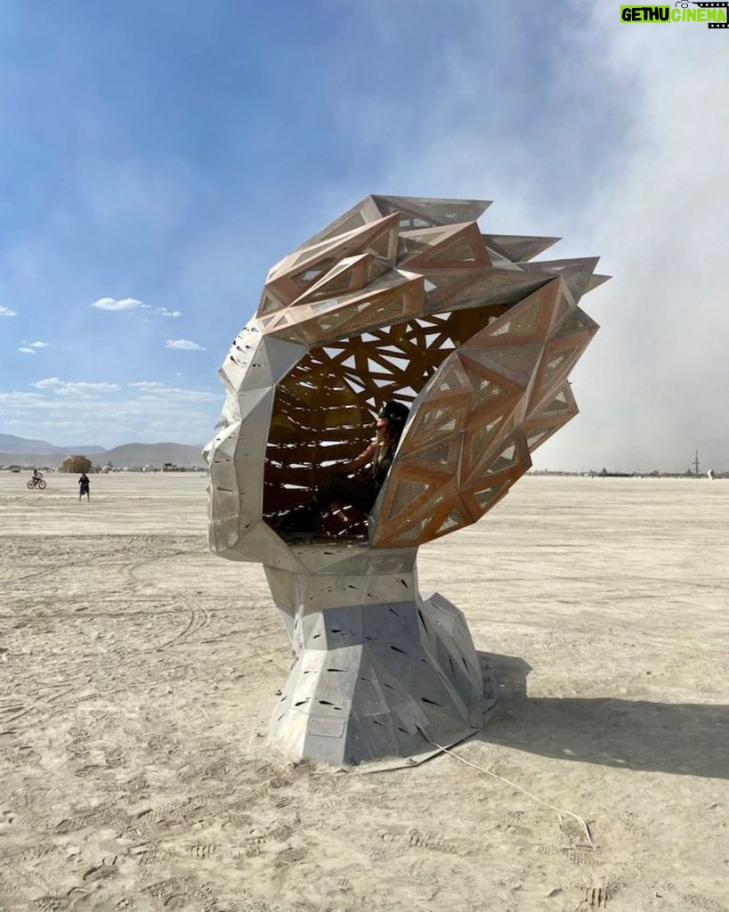 Cindy Crawford Instagram - I still can’t believe I went to Burning Man this time last week! @kaiagerber and I got a last minute invite from friends and we looked at each other and said “why, not?!” We we’re so fortunate to go with experienced “burners” who took us under their wings and showed us the ropes. It was everything I hoped it would be and so much more. The surreal ruggedness and inspiring beauty of the playa enabled me to reconnect to my maiden self— adventurous, fun, curious and carefree. Sometimes the roles we play in “real” life disconnect us from our most joyous selves and only when we are so far out of our comfort zone, we have no other choice but to look within.