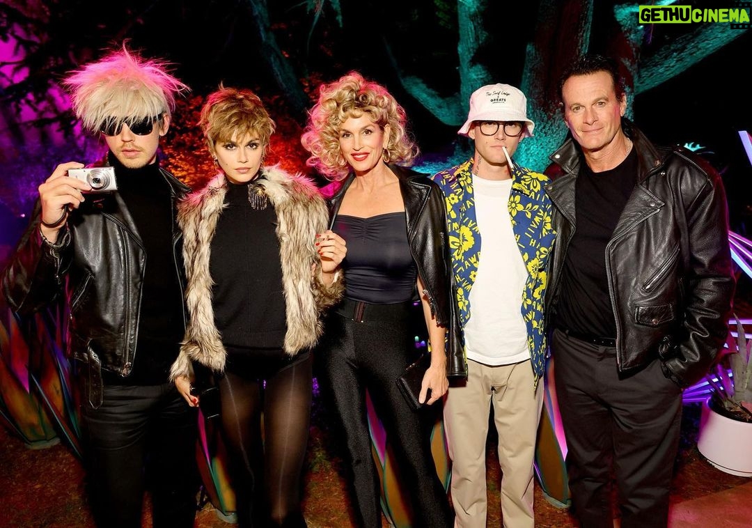 Cindy Crawford Instagram - Happy @casamigos Halloween 🖤