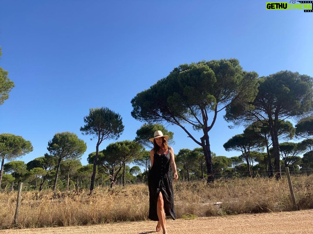 Cindy Crawford Instagram - @shopdoen in the wild 🌾