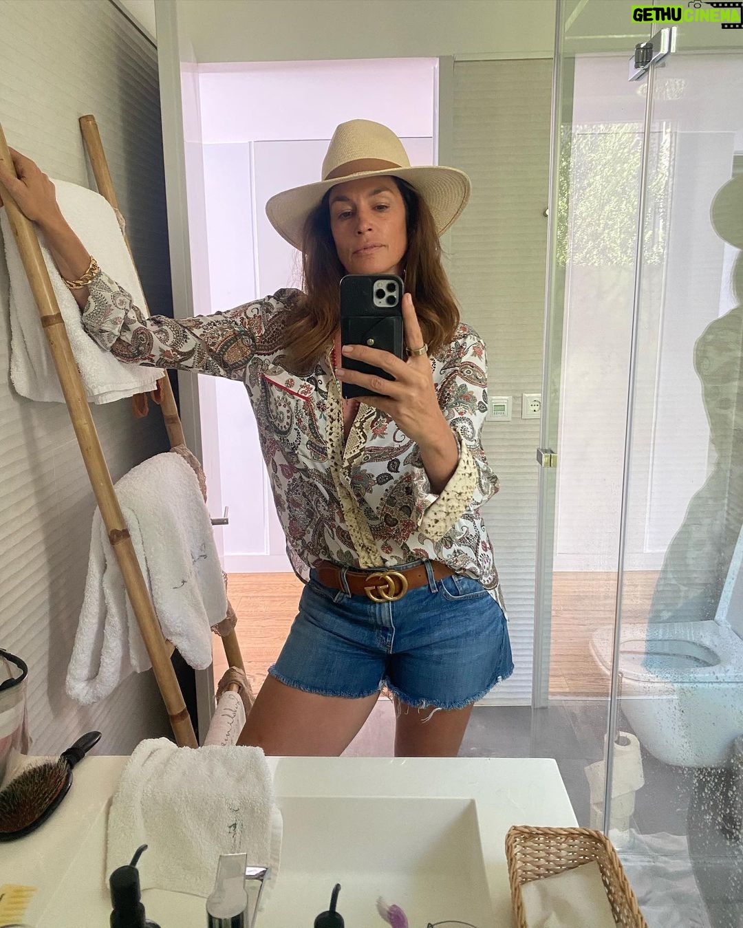 Cindy Crawford Instagram - Not a bad start to summer ❤️