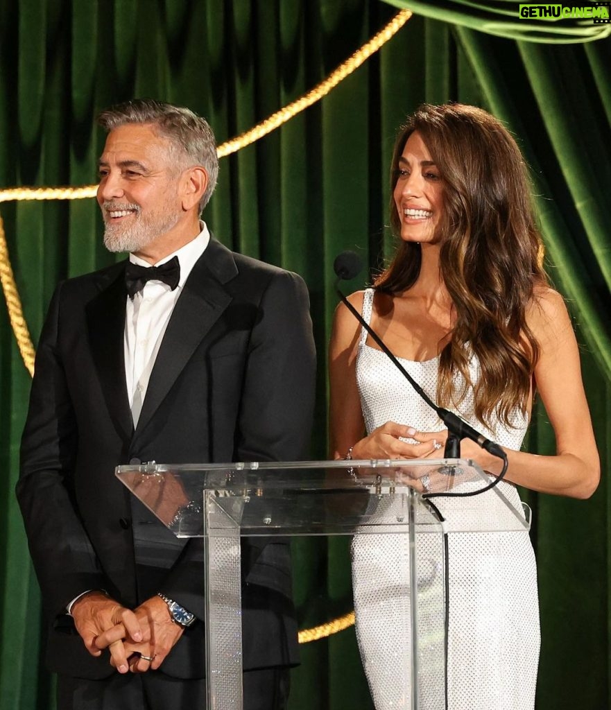 Cindy Crawford Instagram - @randegerber and I had the honor once again to attend The Albie Awards for the @clooneyfoundationforjustice last night. George and Amal, thank you for shining your spotlight on so many heroes. Bravo! #TheAlbies